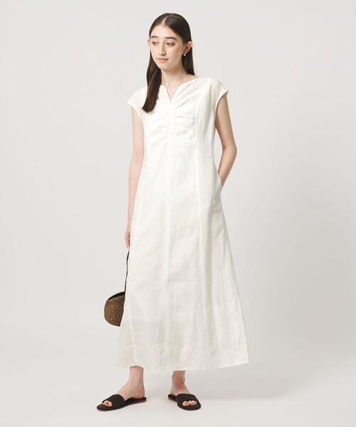 UNITED ARROWS(ユナイテッドアローズ)の「リネン シャーリング スキッパー ワンピース ‐ウォッシャブル‐(ワンピース・レディース・ブラック/ホワイト/ライラック・38/36)」の8枚目の写真