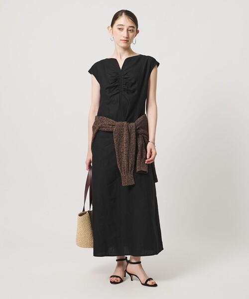 UNITED ARROWS(ユナイテッドアローズ)の「リネン シャーリング スキッパー ワンピース ‐ウォッシャブル‐(ワンピース・レディース・ブラック/ホワイト/ライラック・38/36)」の10枚目の写真