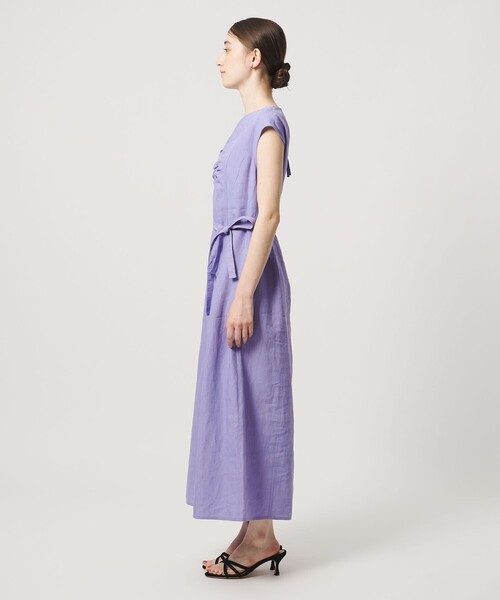 UNITED ARROWS(ユナイテッドアローズ)の「リネン シャーリング スキッパー ワンピース ‐ウォッシャブル‐(ワンピース・レディース・ブラック/ホワイト/ライラック・38/36)」の13枚目の写真