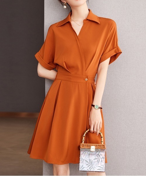 LUCPY（ラクピー）の「ウエストタックフレアシャツワンピース（ワンピース・レディース・オレンジ/ブラック・LARGE/MEDIUM/SMALL/X-LARGE）」の2枚目の写真