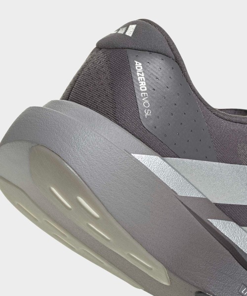adidas(アディダス)の「アディゼロ EVO SL / ランニングシューズ / アディダス adidas(スニーカー・メンズ・グレー・29.0cm/28.5cm/28.0cm/25.5cm/25.0cm/24.5cm/27.5cm/27.0cm/26.5cm/26.0cm)」の7枚目の写真
