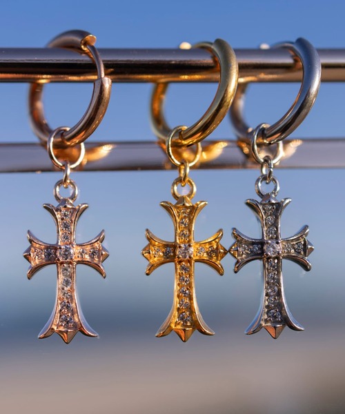 IRIEBEACH(アイリービーチ)の「mini cross CZ hoop pierce/【ハワイアンジュエリー】【サージカルステンレス】【金属アレルギー対応】【IRIEBEACH / アイリービーチ】つけっぱなしOK(ピアス(片耳用)・レディース・ピンク/シルバー/ゴールド・FREE)」の1枚目の写真