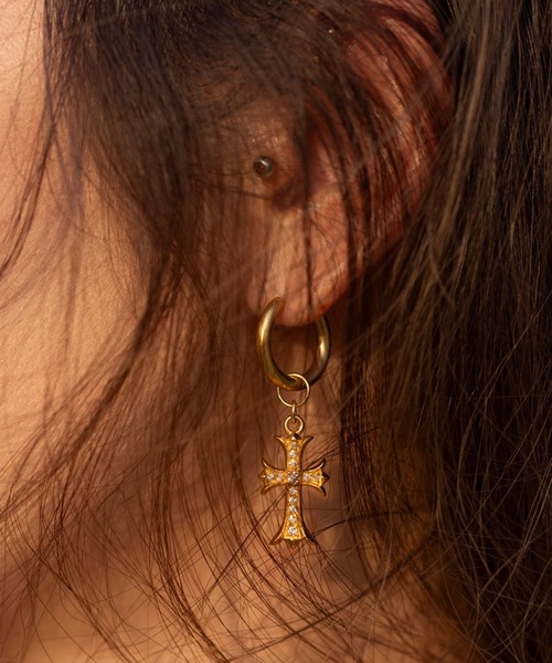 IRIEBEACH(アイリービーチ)の「mini cross CZ hoop pierce/【ハワイアンジュエリー】【サージカルステンレス】【金属アレルギー対応】【IRIEBEACH / アイリービーチ】つけっぱなしOK(ピアス(片耳用)・レディース・ピンク/シルバー/ゴールド・FREE)」の11枚目の写真
