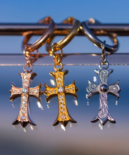 IRIEBEACH(アイリービーチ)の「mini cross CZ hoop pierce/【ハワイアンジュエリー】【サージカルステンレス】【金属アレルギー対応】【IRIEBEACH / アイリービーチ】つけっぱなしOK(ピアス(片耳用)・レディース・ピンク/シルバー/ゴールド・FREE)」の9枚目の写真