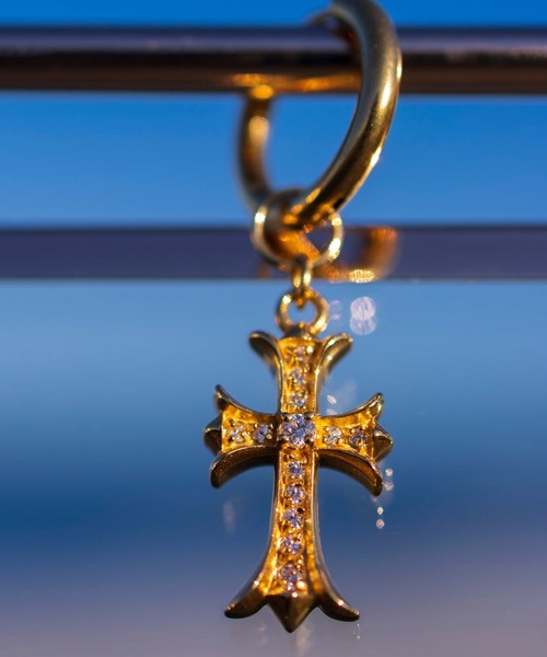 IRIEBEACH(アイリービーチ)の「mini cross CZ hoop pierce/【ハワイアンジュエリー】【サージカルステンレス】【金属アレルギー対応】【IRIEBEACH / アイリービーチ】つけっぱなしOK(ピアス(片耳用)・レディース・ピンク/シルバー/ゴールド・FREE)」の6枚目の写真