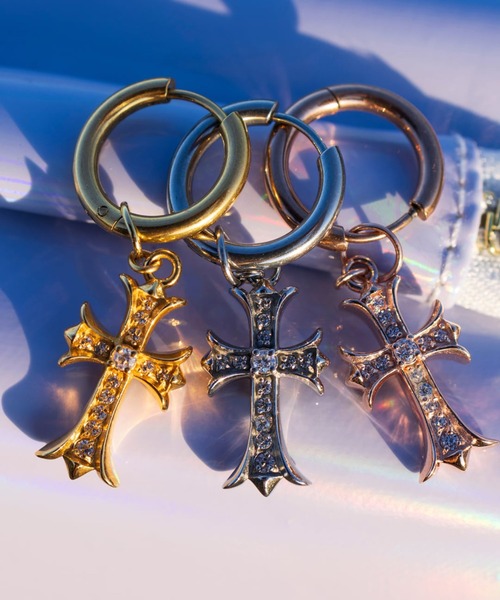 IRIEBEACH(アイリービーチ)の「mini cross CZ hoop pierce/【ハワイアンジュエリー】【サージカルステンレス】【金属アレルギー対応】【IRIEBEACH / アイリービーチ】つけっぱなしOK(ピアス(片耳用)・レディース・ピンク/シルバー/ゴールド・FREE)」の10枚目の写真