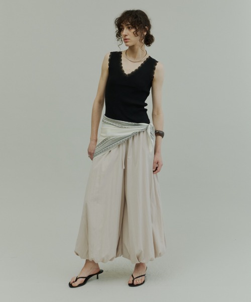 Plumel（プルメル）の「Elastic Waist Balloon Pants / エラスティックバルーンパンツ（その他パンツ・レディース・ブラック/ベージュ/アイボリー・MEDIUM）」の10枚目の写真