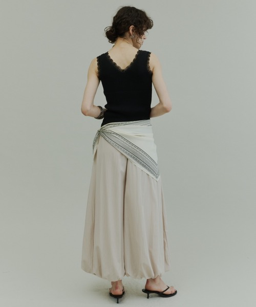 Plumel（プルメル）の「Elastic Waist Balloon Pants / エラスティックバルーンパンツ（その他パンツ・レディース・ブラック/ベージュ/アイボリー・MEDIUM）」の4枚目の写真