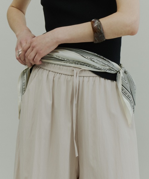 Plumel（プルメル）の「Elastic Waist Balloon Pants / エラスティックバルーンパンツ（その他パンツ・レディース・ブラック/ベージュ/アイボリー・MEDIUM）」の8枚目の写真