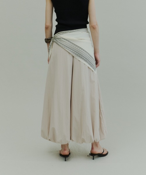 Plumel（プルメル）の「Elastic Waist Balloon Pants / エラスティックバルーンパンツ（その他パンツ・レディース・ブラック/ベージュ/アイボリー・MEDIUM）」の7枚目の写真