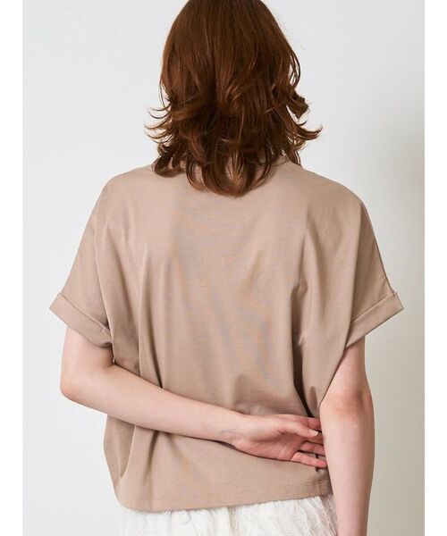 ELENDEEK(エレンディーク)の「ロールアップティーカットソー(Tシャツ/カットソー・レディース・ベージュ/オフホワイト/ブラック・FREE)」の7枚目の写真