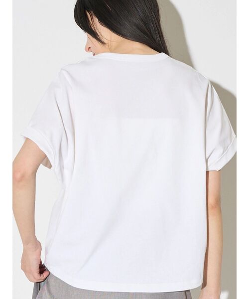 ELENDEEK(エレンディーク)の「ロールアップティーカットソー(Tシャツ/カットソー・レディース・ベージュ/オフホワイト/ブラック・FREE)」の14枚目の写真