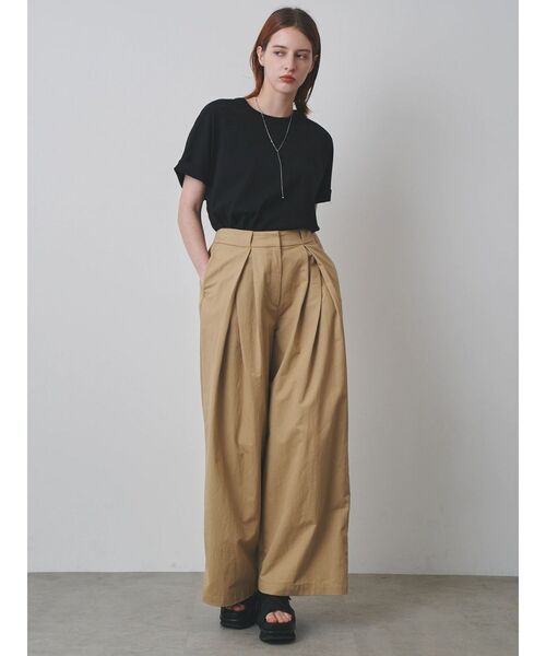ELENDEEK(エレンディーク)の「ロールアップティーカットソー(Tシャツ/カットソー・レディース・ベージュ/オフホワイト/ブラック・FREE)」の18枚目の写真