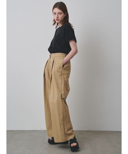 ELENDEEK(エレンディーク)の「ロールアップティーカットソー(Tシャツ/カットソー・レディース・ベージュ/オフホワイト/ブラック・FREE)」の20枚目の写真