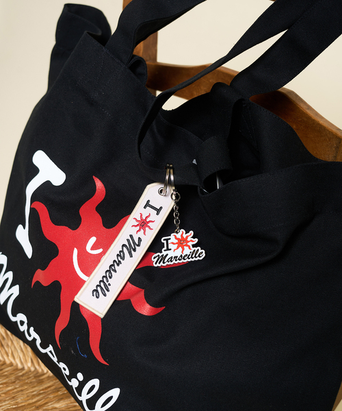 417 EDIFICE(フォーワンセブンエディフィス)の「VACANCE PERMANENTES × 417 I LOVE MARSEILLE Beach Bag(クラッチバッグ・メンズ・ホワイト/ブラック・FREE)」の5枚目の写真