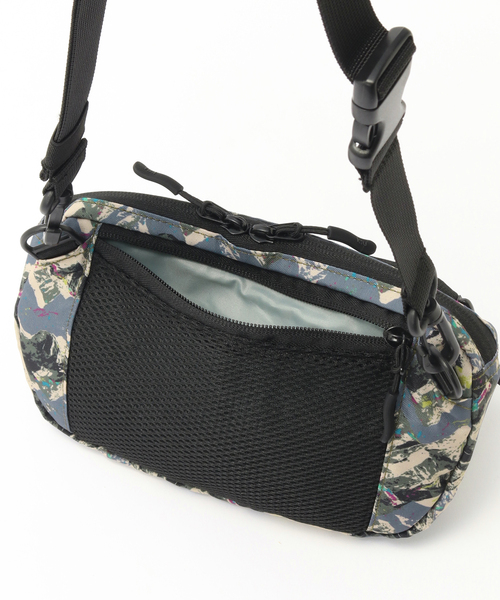 417 EDIFICE(フォーワンセブンエディフィス)の「KiU / キウ FUJI F-PKT MINI SHLBAG(ショルダーバッグ・メンズ・A/B・FREE)」の14枚目の写真