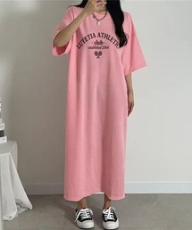 シンプルロゴで大人カジュアルに!毎日着たくなるリラックスTシャツワンピース
