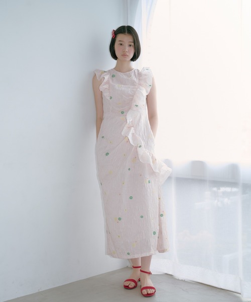Lil Ambition(リルアンビション)の「【ZOZOTOWN 限定】フラワーフリルワンピース(ワンピース・レディース・ベビーピンク/ブラック/クリーム・M/S)」の1枚目の写真