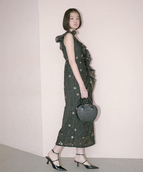 Lil Ambition(リルアンビション)の「【ZOZOTOWN 限定】フラワーフリルワンピース(ワンピース・レディース・ベビーピンク/ブラック/クリーム・M/S)」の5枚目の写真