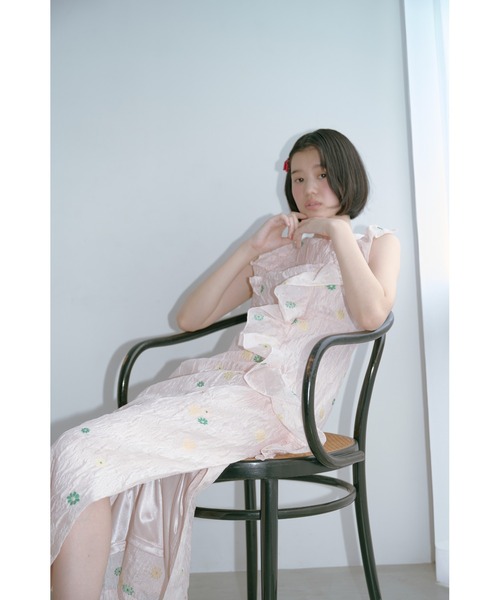 Lil Ambition(リルアンビション)の「【ZOZOTOWN 限定】フラワーフリルワンピース(ワンピース・レディース・ベビーピンク/ブラック/クリーム・M/S)」の12枚目の写真