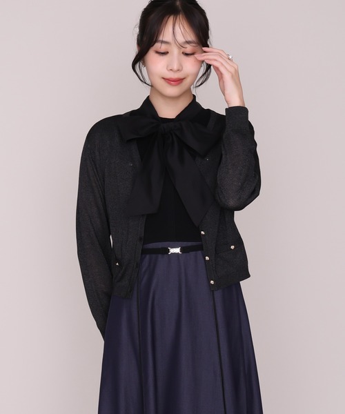 MISCH MASCH(ミッシュマッシュ)の「2026秋冬新作 金釦シアーVネックカーディガン(カーディガン/ボレロ・レディース・ブラウン/ブラック/イエロー・フリ-)」の4枚目の写真