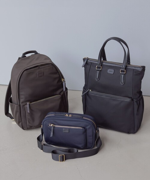 J.PRESS(ジェイプレス)の「【WEB限定カラーあり】スクエア ショルダーバッグ(ショルダーバッグ・レディース・グレー系/ダークブラウン系/ブラック系/ネイビー系・F)」の17枚目の写真