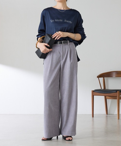COLLAGE GALLARDAGALANTE(コラージュガリャルダガランテ)の「オフィスカジュアル/袖カフスデザインTブラウス/WEB限定カラー展開(シャツ/ブラウス・レディース・ホワイト/ホワイト系その他2/ホワイト系その他/ネイビー・FREE)」の6枚目の写真