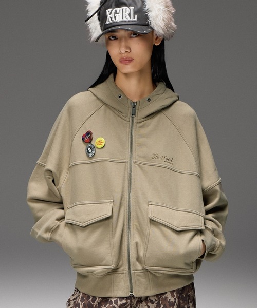 X-girl(エックスガール)の「ARCH LOGO AND FACE HOODED SWEAT JACKET(パーカー・レディース・ベージュ/チャコール・S/M)」の4枚目の写真