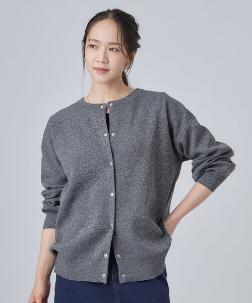 SHOO・LA・RUE(シューラルー)の「【セットアップ可/洗濯機可】軽やかに羽織れる スポンディッシュ ニットカーディガン(カーディガン/ボレロ・レディース・グレー/ブラック/ダークブラウン/ナチュラル/ボルドー/ブルー系その他・01/02/03)」の7枚目の写真