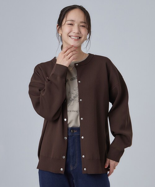 SHOO・LA・RUE(シューラルー)の「【セットアップ可/洗濯機可】軽やかに羽織れる スポンディッシュ ニットカーディガン(カーディガン/ボレロ・レディース・グレー/ブラック/ダークブラウン/ナチュラル/ボルドー/ブルー系その他・01/02/03)」の15枚目の写真