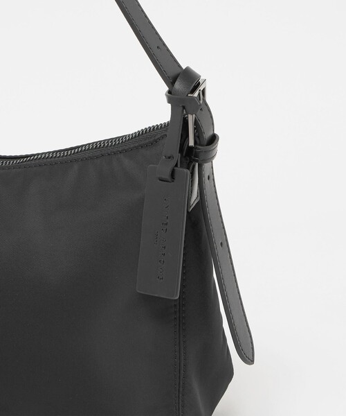 UNITED ARROWS(ユナイテッドアローズ)の「ナイロン ミドル ショルダーバッグ(ショルダーバッグ・レディース・ブラック・FREE)」の16枚目の写真