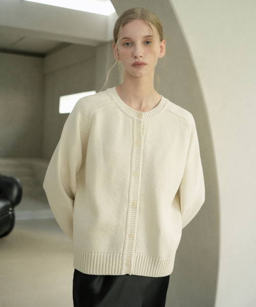 VLETI(ブレッティ)の「Cotton Button Round Knit Cardigan (cream beige)(カーディガン/ボレロ・レディース・クリーム・FREE)」の2枚目の写真