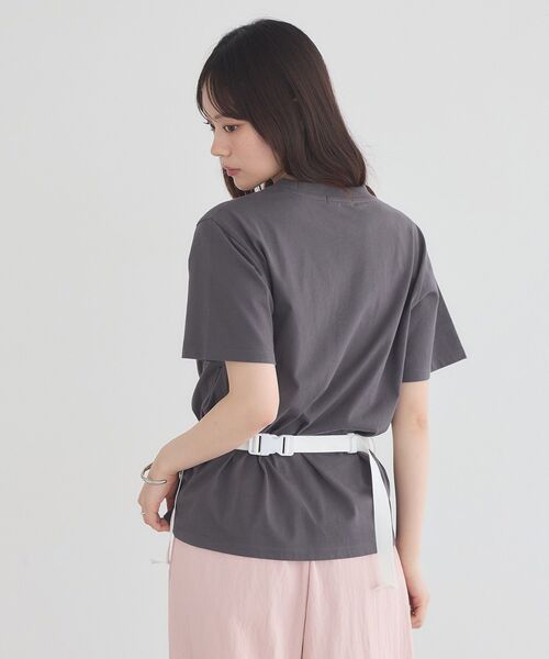 earth music&ecology(アースミュージックアンドエコロジー)の「フロッキープリントTシャツ(Tシャツ/カットソー・レディース・チャコールグレー/オフホワイト/ピンク・FREE)」の8枚目の写真