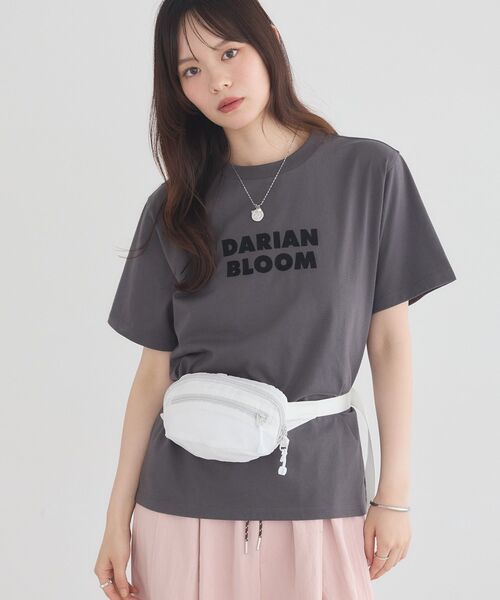 earth music&ecology(アースミュージックアンドエコロジー)の「フロッキープリントTシャツ(Tシャツ/カットソー・レディース・チャコールグレー/オフホワイト/ピンク・FREE)」の2枚目の写真