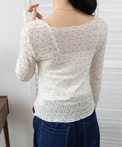 unnu（ユヌ）の「小花柄フロントギャザー ロングスリーブトップス（Tシャツ/カットソー・レディース・ブラック/ホワイト・F）」の11枚目の写真