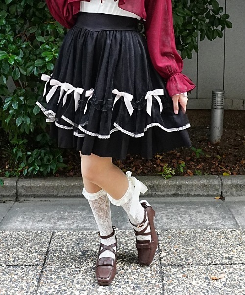 axes femme POETIQUE(アクシーズファムポエティック)の「メニーリボンミドルSK(スカート・レディース・ブラック/サックスブルー/ワイン・MEDIUM)」の2枚目の写真