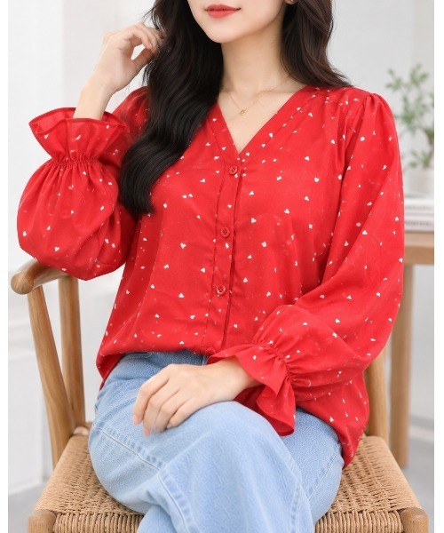 FAZVY(ファズビー)の「さりげないハート柄が目を惹く フェミニンブラウス(シャツ/ブラウス・レディース・レッド/ホワイト/ブラック・M)」の22枚目の写真
