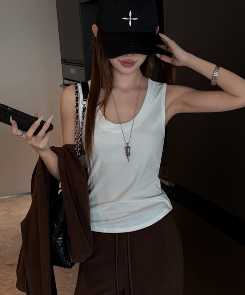 JOCOSA(ジョコサ)の「サイドギャザー リブタンクトップ(タンクトップ・レディース・ネイビー/ブラック/グレー/カーキ/ホワイト・S/M/L)」の17枚目の写真