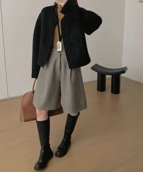 deux amour(ドゥーザムール)の「タック入りワイドハーフパンツ(その他パンツ・レディース・ベージュ/チャコールグレー・LARGE/MEDIUM)」の8枚目の写真