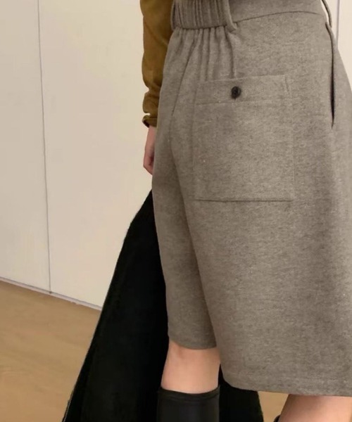 deux amour(ドゥーザムール)の「タック入りワイドハーフパンツ(その他パンツ・レディース・ベージュ/チャコールグレー・LARGE/MEDIUM)」の12枚目の写真