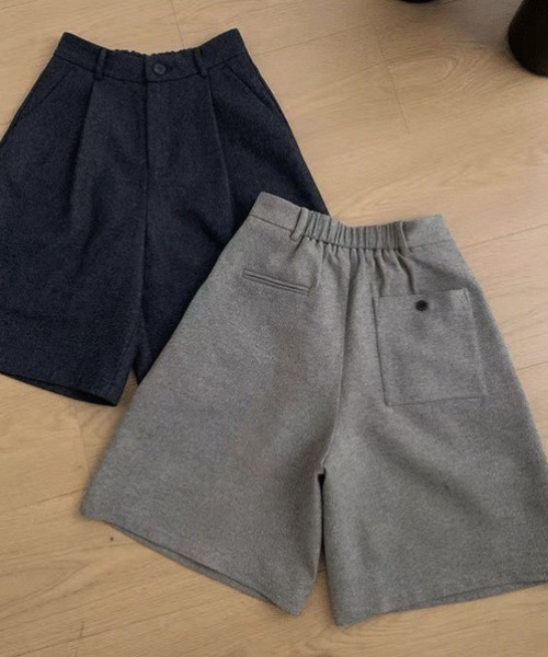 deux amour(ドゥーザムール)の「タック入りワイドハーフパンツ(その他パンツ・レディース・ベージュ/チャコールグレー・LARGE/MEDIUM)」の17枚目の写真