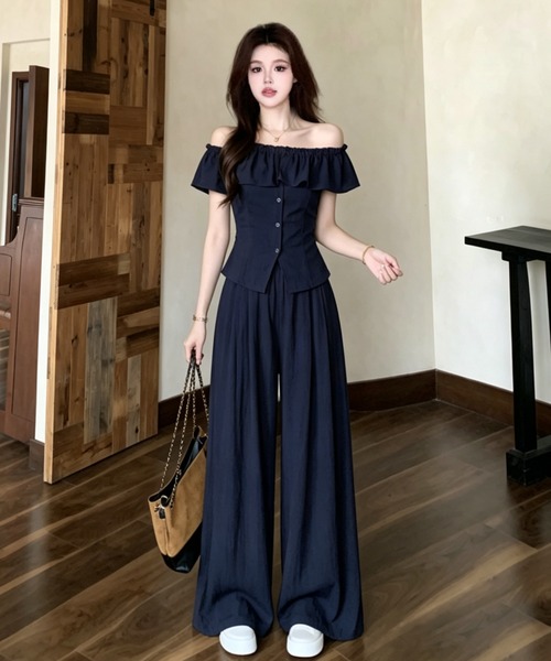 FAVORITO(ファヴォリート)の「オフショルダートップスワイドパンツセットアップ(セットアップ・レディース・ブルー・S/L/M)」の6枚目の写真