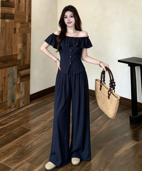 FAVORITO(ファヴォリート)の「オフショルダートップスワイドパンツセットアップ(セットアップ・レディース・ブルー・S/L/M)」の7枚目の写真