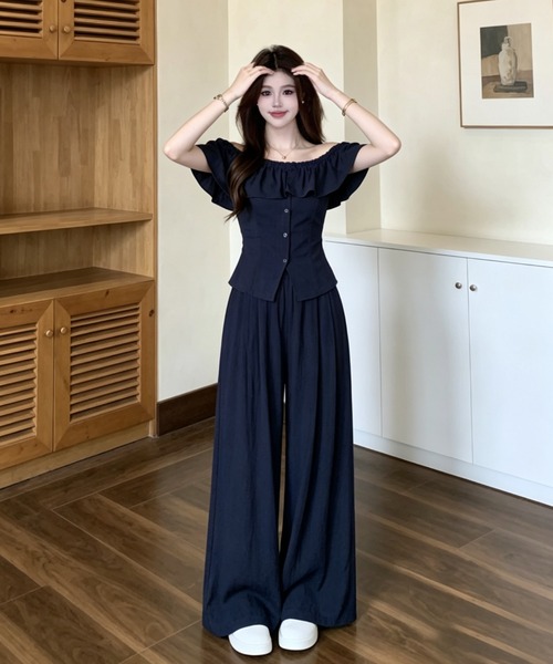 FAVORITO(ファヴォリート)の「オフショルダートップスワイドパンツセットアップ(セットアップ・レディース・ブルー・S/L/M)」の9枚目の写真