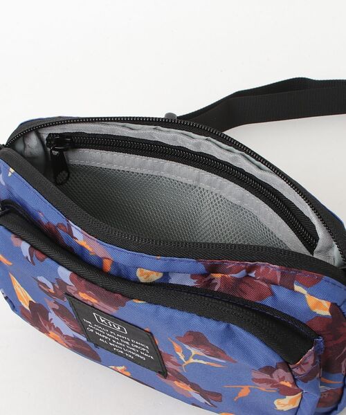 KiU(キウ)の「キウ KiU 300D FRONT POCKET MINI SHOULDER BAG(ショルダーバッグ・メンズ・その他・ONE SIZE)」の4枚目の写真