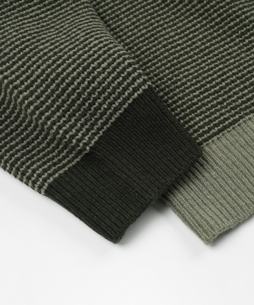 FRIZMWORKS(フリズムワークス)の「ROLLNECK RINGER KNIT _ OLIVE(ニット/セーター・メンズ・その他・SMALL/MEDIUM/LARGE/X-LARGE)」の4枚目の写真