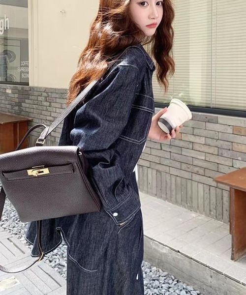FAVORITO(ファヴォリート)の「デニムシャツワイドパンツセットアップ(セットアップ・レディース・ダークブルー・L/M/S)」の7枚目の写真