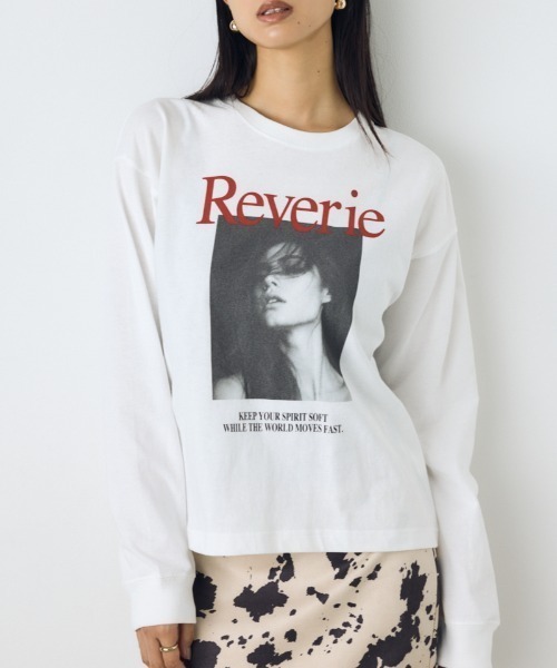 AZUL by moussy(アズールバイマウジー)の「フォトプリントロンT 秋服 冬服 春服 長袖 ロゴT プリントT(Tシャツ/カットソー・レディース・ブラック/オフホワイト・FREE)」の1枚目の写真