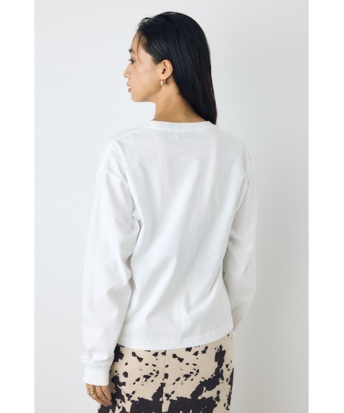 AZUL by moussy(アズールバイマウジー)の「フォトプリントロンT 秋服 冬服 春服 長袖 ロゴT プリントT(Tシャツ/カットソー・レディース・ブラック/オフホワイト・FREE)」の6枚目の写真