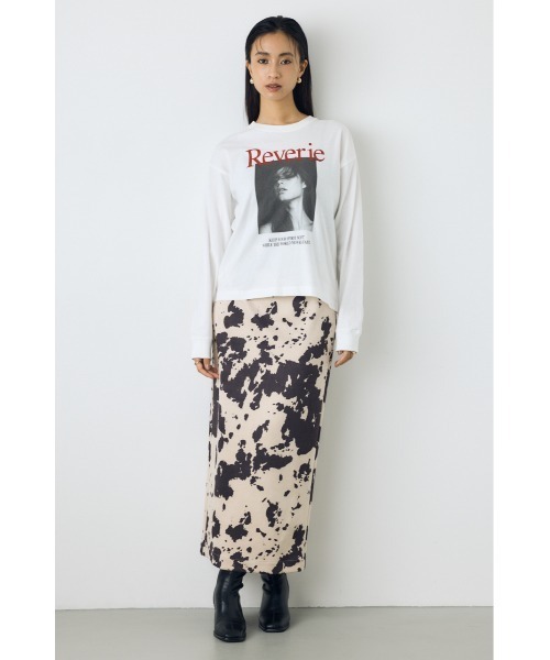 AZUL by moussy(アズールバイマウジー)の「フォトプリントロンT 秋服 冬服 春服 長袖 ロゴT プリントT(Tシャツ/カットソー・レディース・ブラック/オフホワイト・FREE)」の7枚目の写真